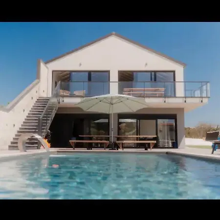 Principal House 7 *